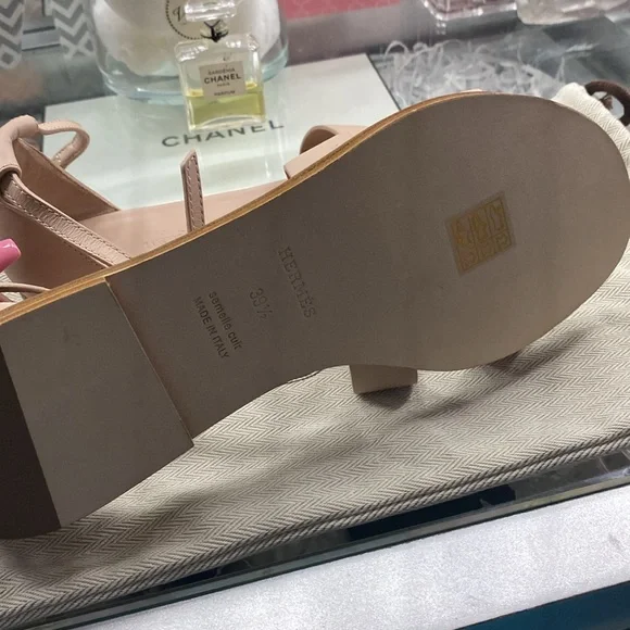 39.5 - Picture 2 of 5